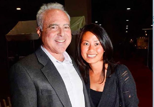 BREAKING NEWS: In a heart-wrenching announcement, Eagles owner Jeffrey Lurie tearfully shared the devastating news of his beloved wife Tina’s passing. His words echoed with profound sorrow as he expressed his deep love and loss for his cherished partner.