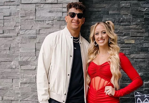 Patrick Mahomes and Brittany have a bad time after being booed out of restaurant