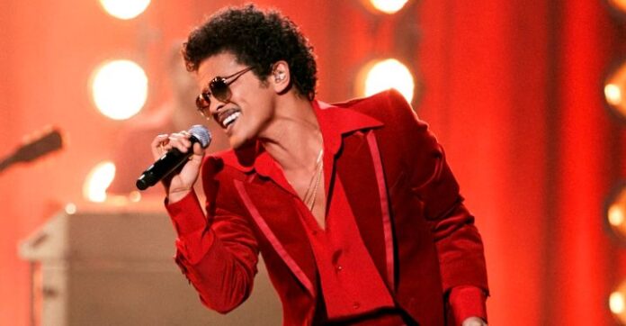 Breaking News: Bruno Mars fans outraged after being locked out of intuit dome on opening night...see more