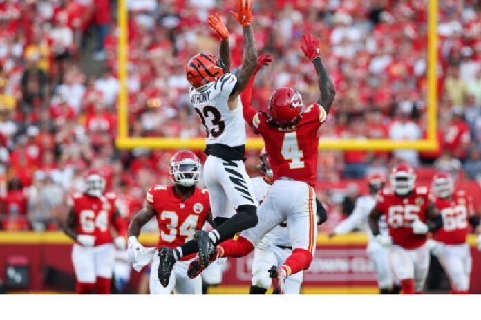 Chiefs-Bengals pass interference: Late-game penalty bails out Kansas City, draws ire of Cincinnati fans